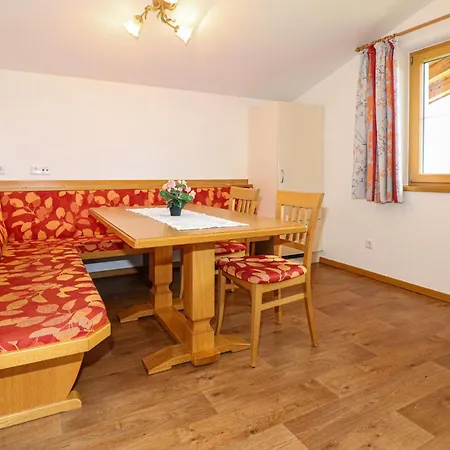 3 Bedroom Awesome In Hollersbach Appartement Reitlehen