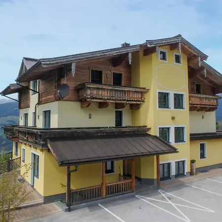 Appartement 3 Bedroom Awesome In Hollersbach