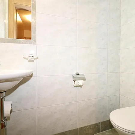 Appartement 3 Bedroom Awesome In Hollersbach Reitlehen